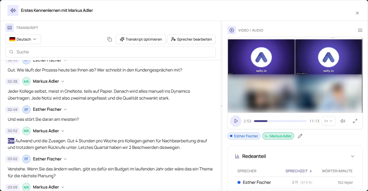 Transkript im Vollbild mit dem Transkript links, rechts dem Video, den Sprechern darunter und dem aufgeklappten Redeanteil