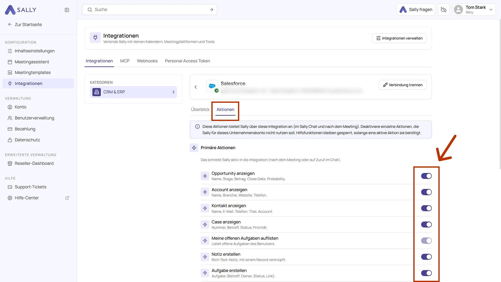 Tab Aktionen der verbundenen Integration Salesforce mit den Schaltern der primären Aktionen