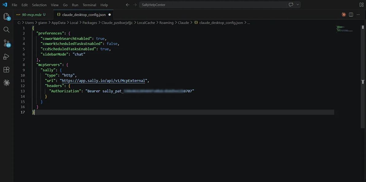Eine JSON-Config-Datei in VS Code, die den vorhandenen preferences-Block und den neu eingefügten mcpServers-Block mit Sally-Eintrag als Nachbar zeigt