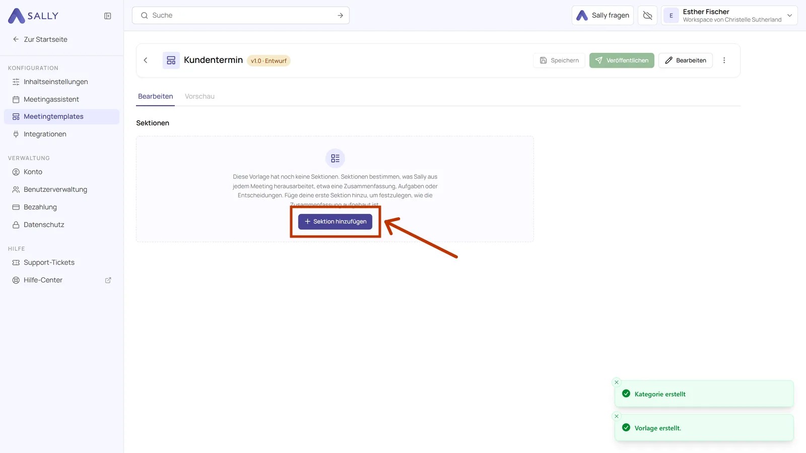 Leerer Template-Editor mit Hinweis auf fehlende Sektionen und hervorgehobenem Knopf Sektion hinzufügen